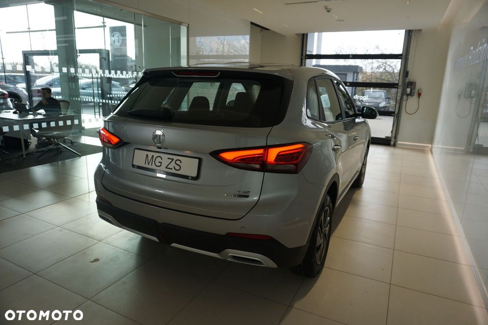 MG ZS Hybrid+ - 19