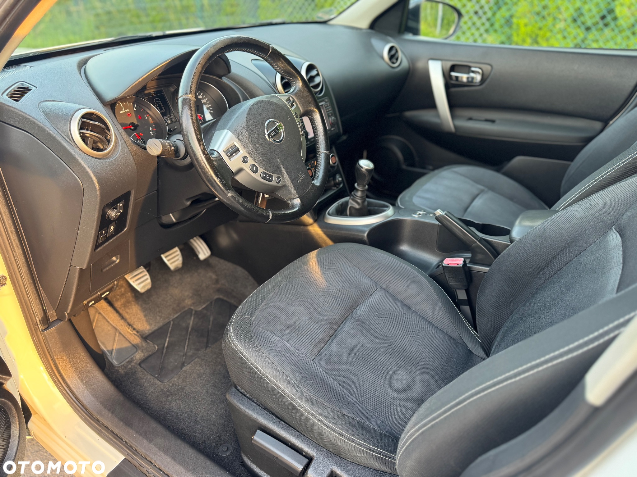 Nissan Qashqai 2.0 dCi DPF I-Way - 16