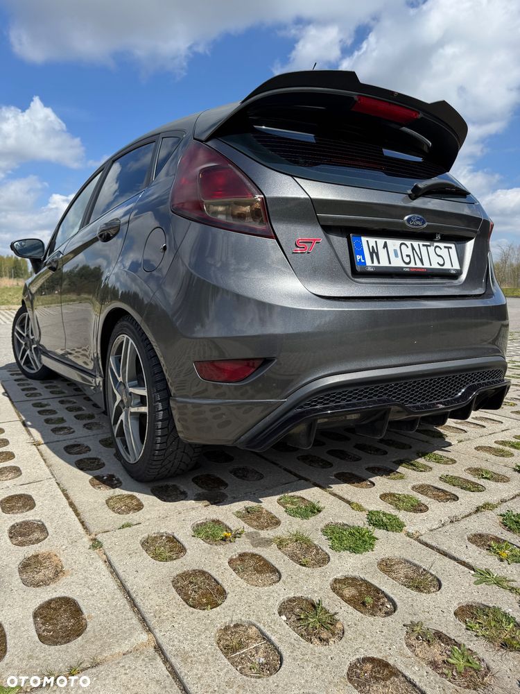 Ford Fiesta ST - 21