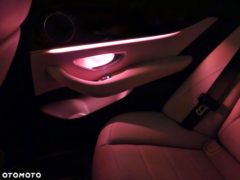 Mercedes-Benz Klasa E 220 d 4-Matic Business Edition 9G-TRONIC - 26