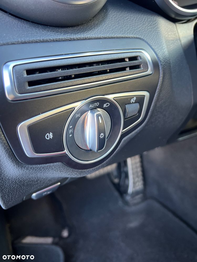 Mercedes-Benz Klasa C 200 4Matic 9G-TRONIC Edition 19 - 30