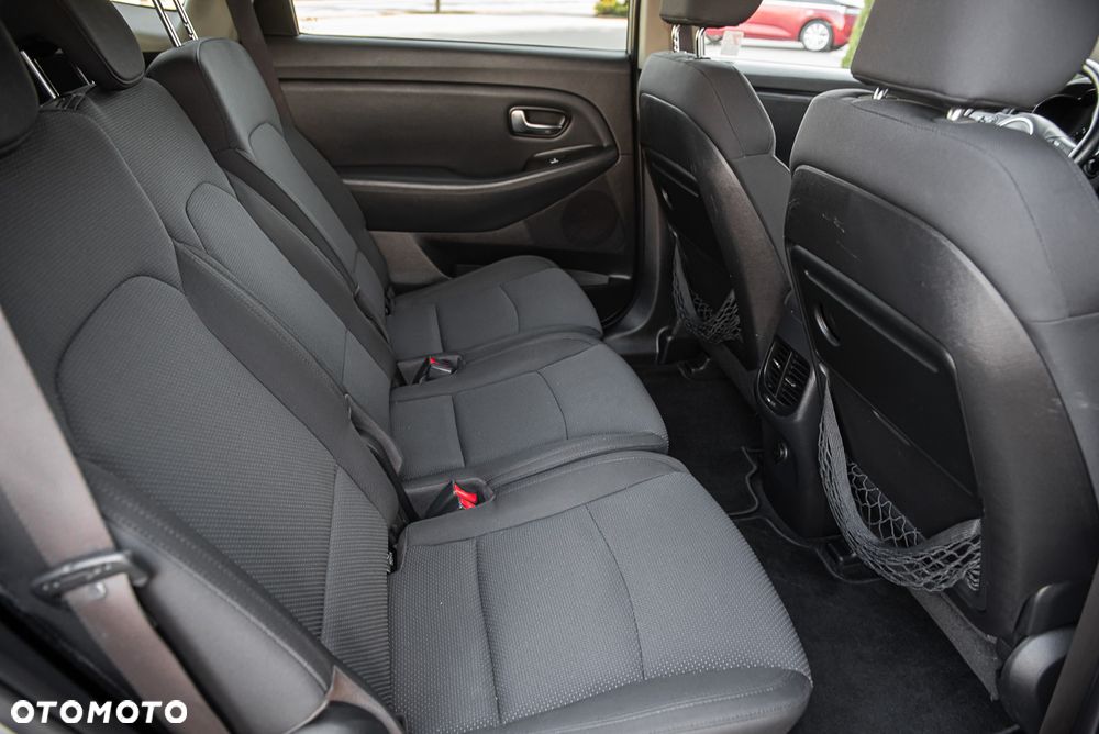Kia Carens 1.7 CRDi M 7os - 28