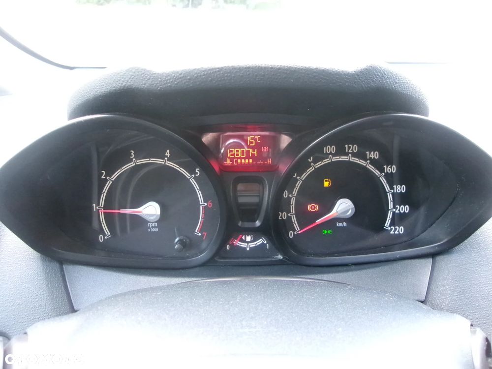 Ford Fiesta 1.25 Champions Edition - 23