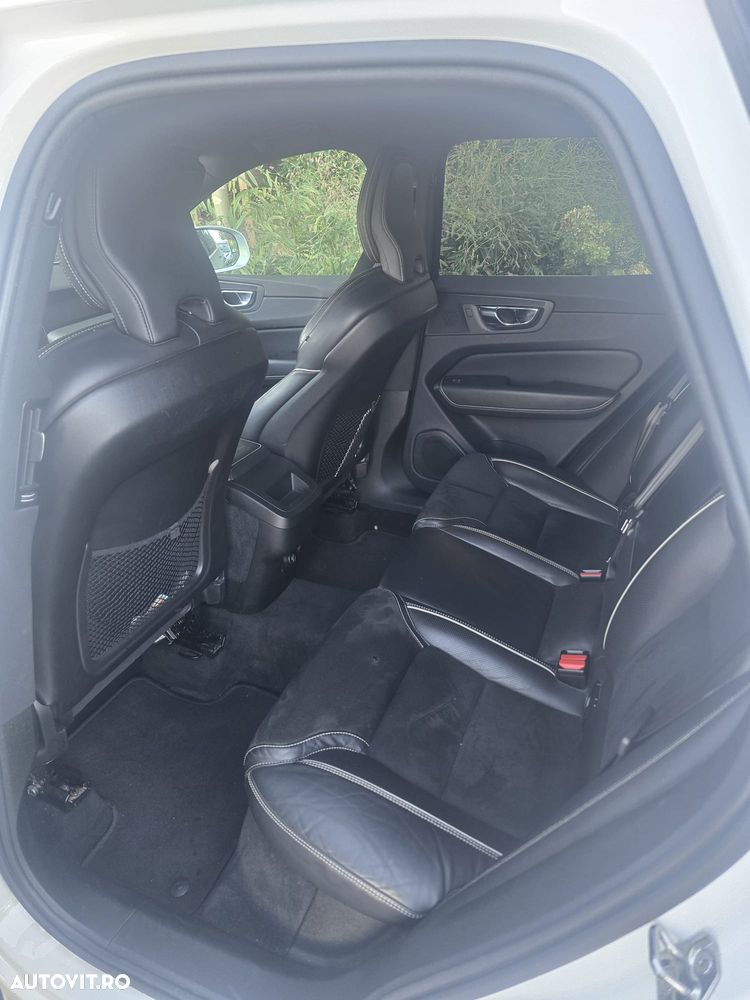 Volvo XC 60 D4 AWD R-Design - 6