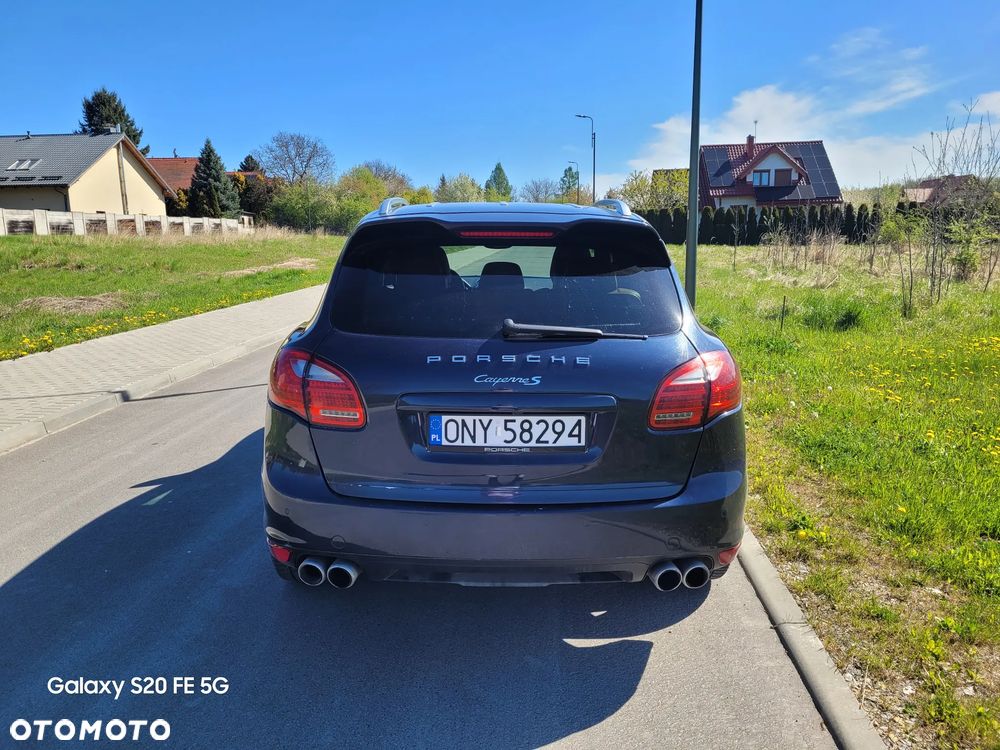 Porsche Cayenne - 4