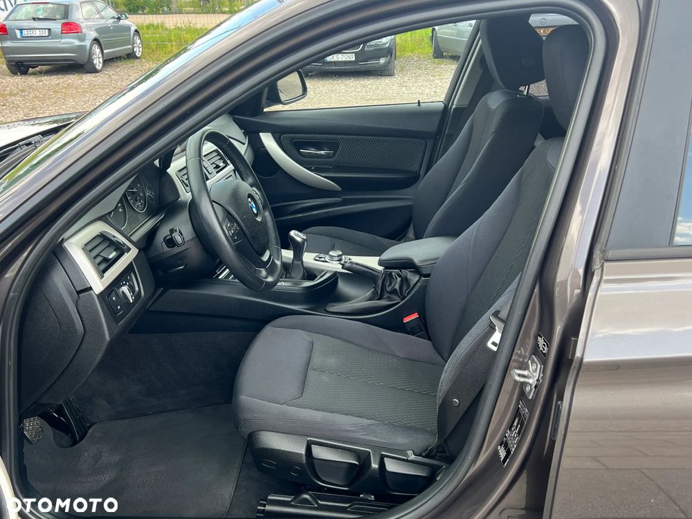 BMW Seria 3 318d Blue Performance Modern Line - 13