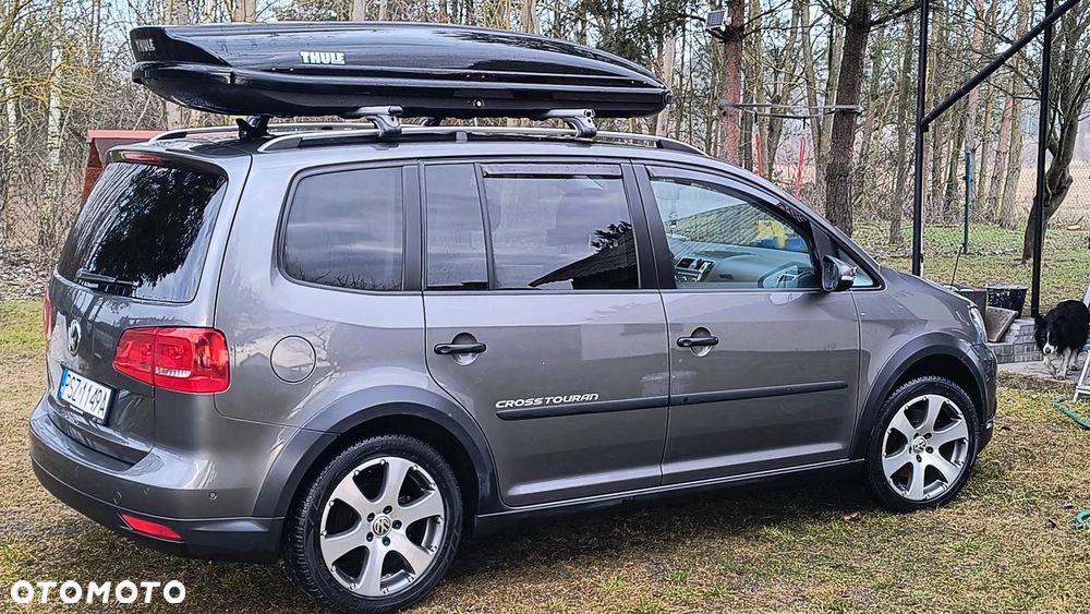 Volkswagen Touran 2.0 TDI DPF Cross DSG - 3