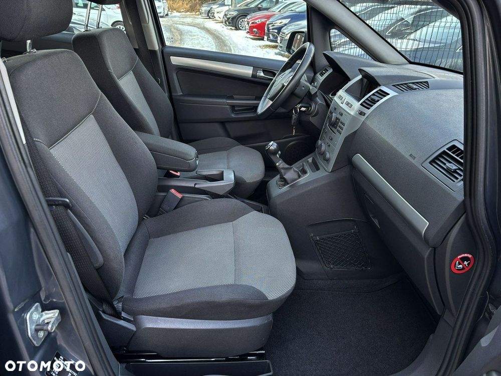 Opel Zafira 1.8 Family Plus - 30