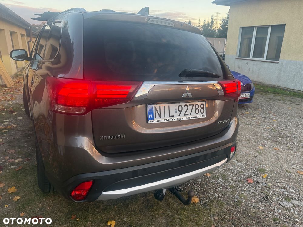 Mitsubishi Outlander 2.2 DID Instyle Navi 4WD - 16