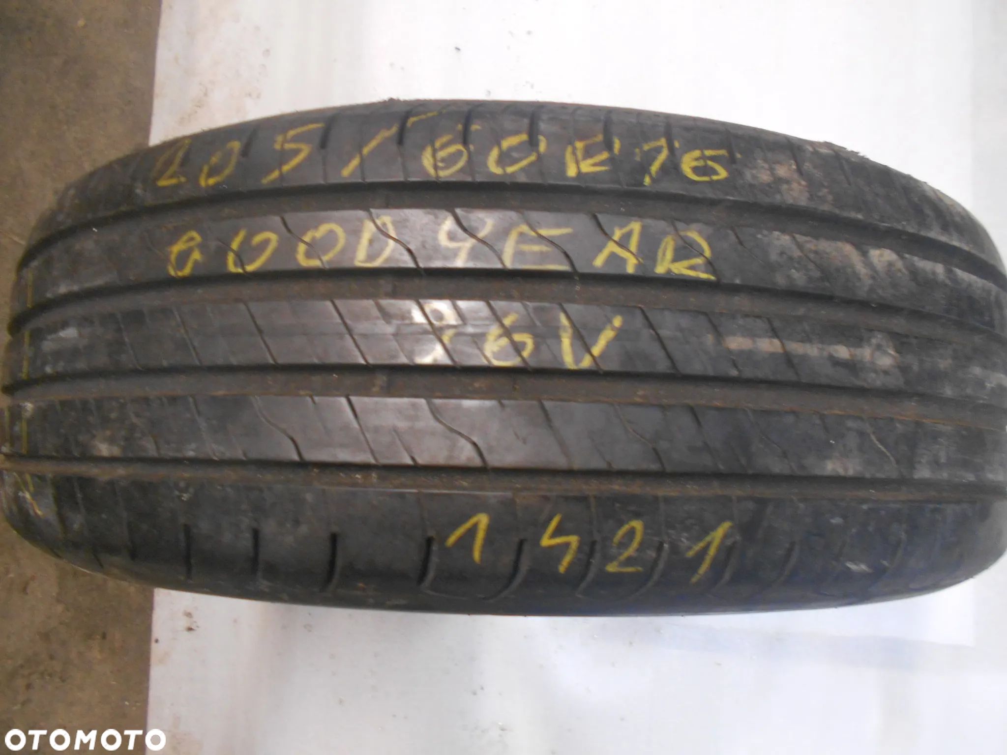 OPONA POJEDYNKA  205/60R16 GOODYEAR EFFICIENT GRIP PERFORMANCE 2 DOT 1421 7.8MM - 1
