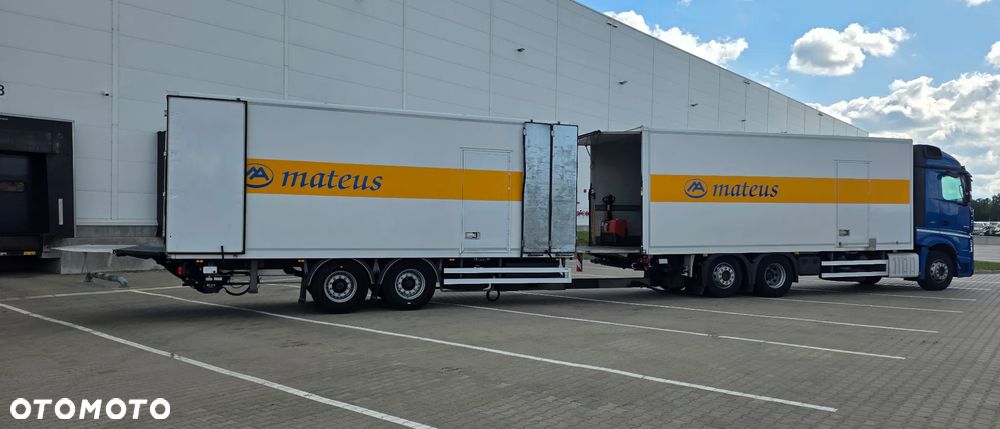 Mercedes-Benz Actros - 3