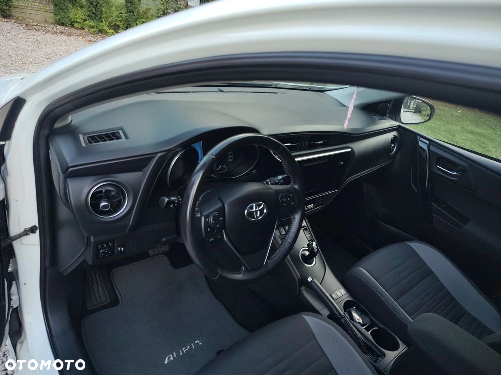 Toyota Auris - 10