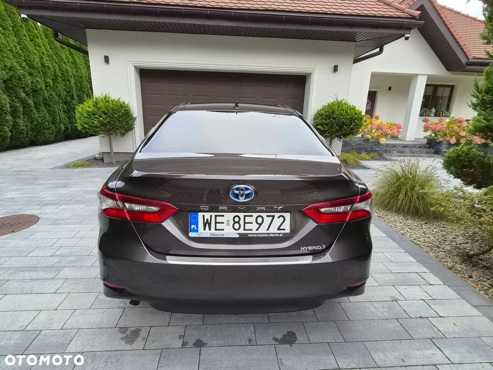 Toyota Camry - 25