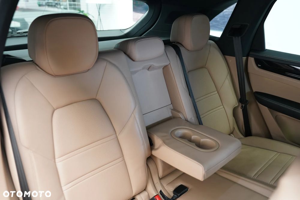 Porsche Cayenne - 23