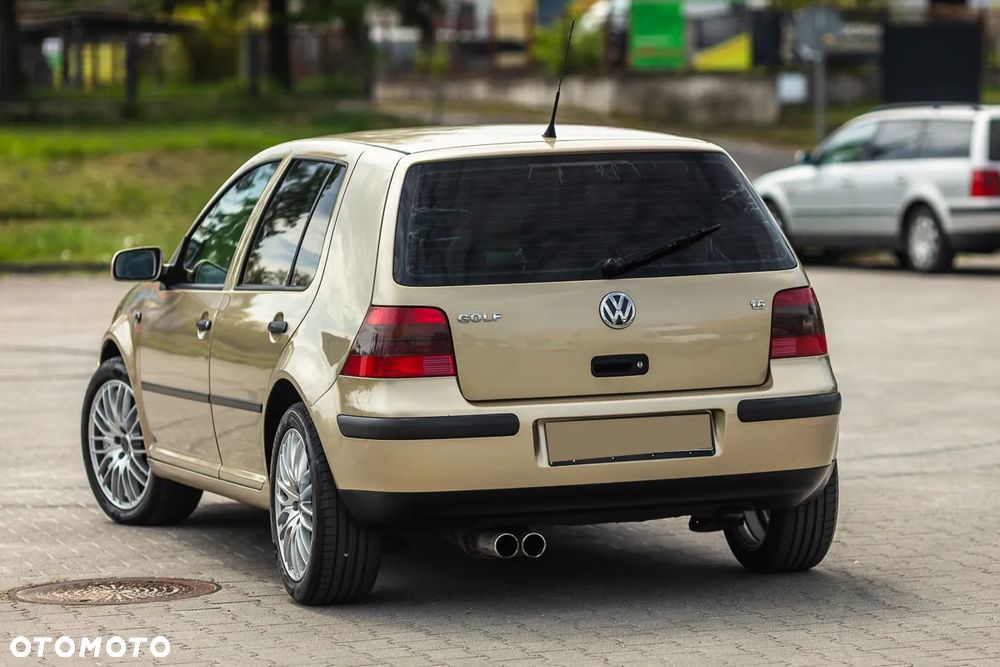 Volkswagen Golf - 17