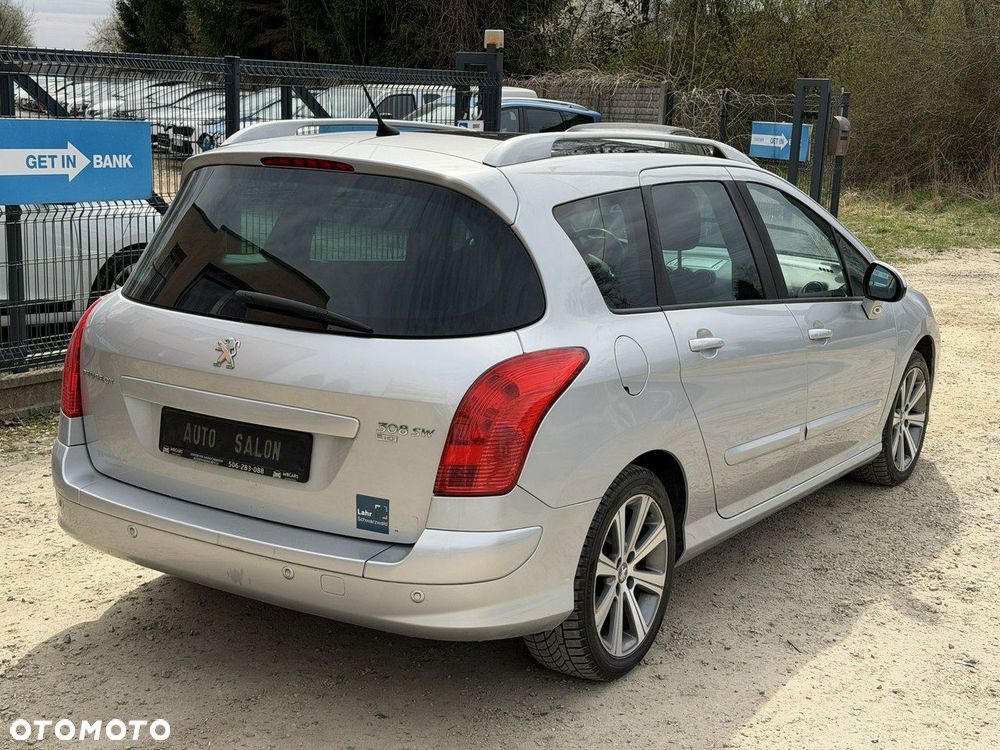 Peugeot 308 - 8