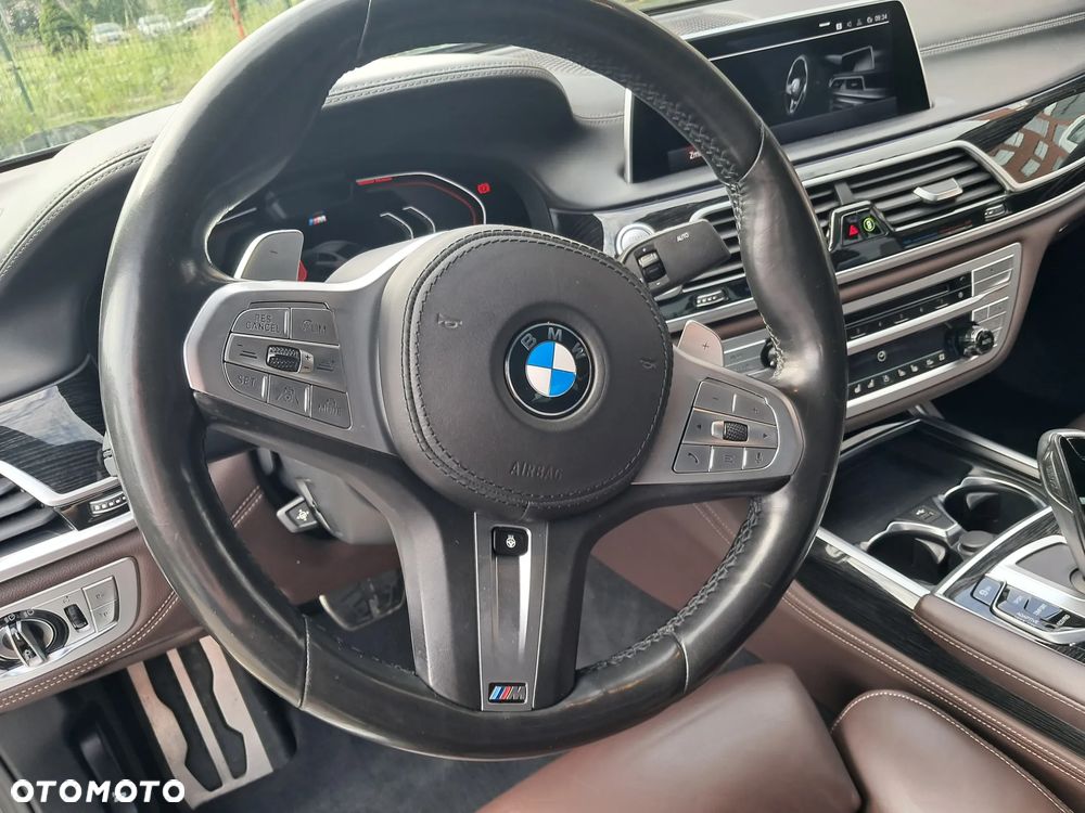 BMW Seria 7 750Li xDrive - 13