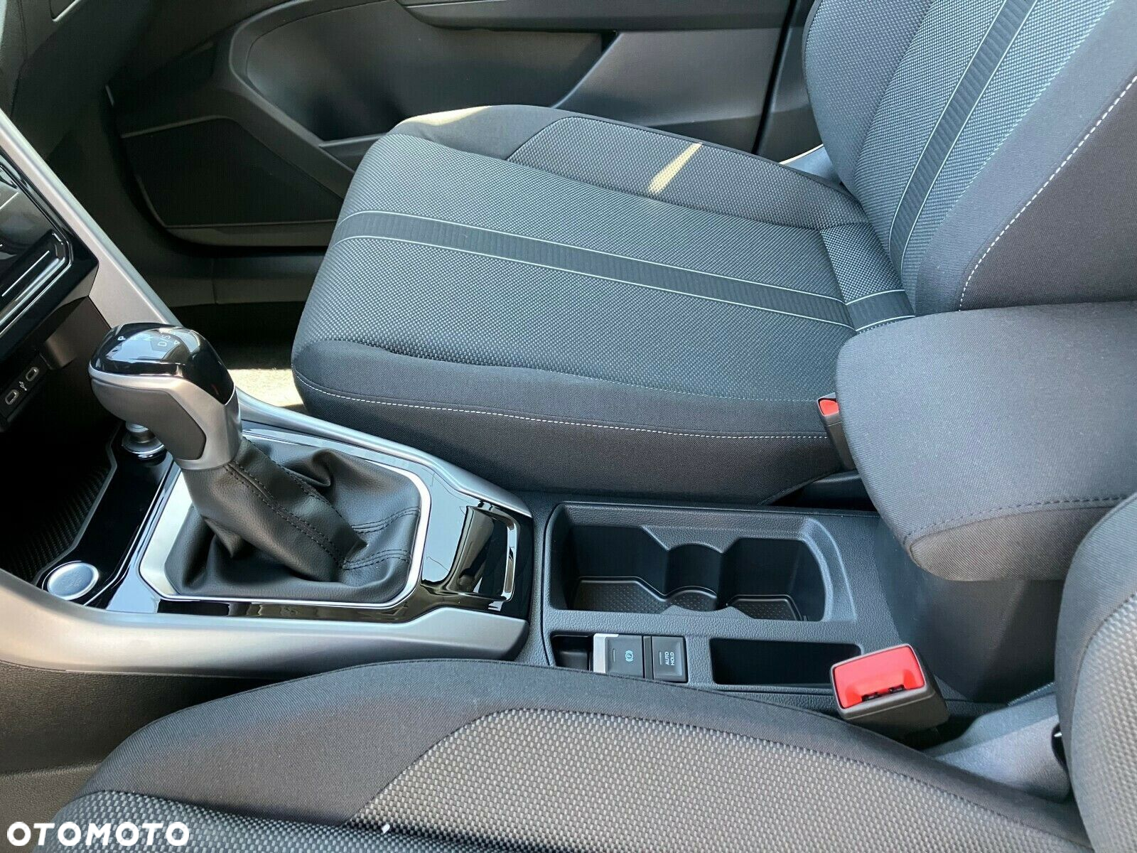 Volkswagen T-Roc - 18