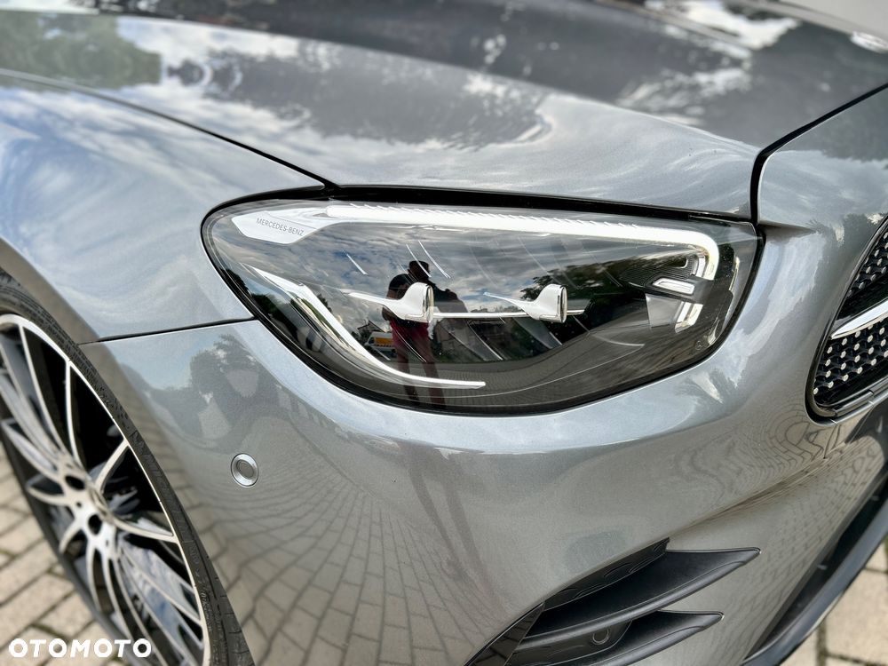 Mercedes-Benz Klasa E 220 d T 9G-TRONIC AMG Line - 22