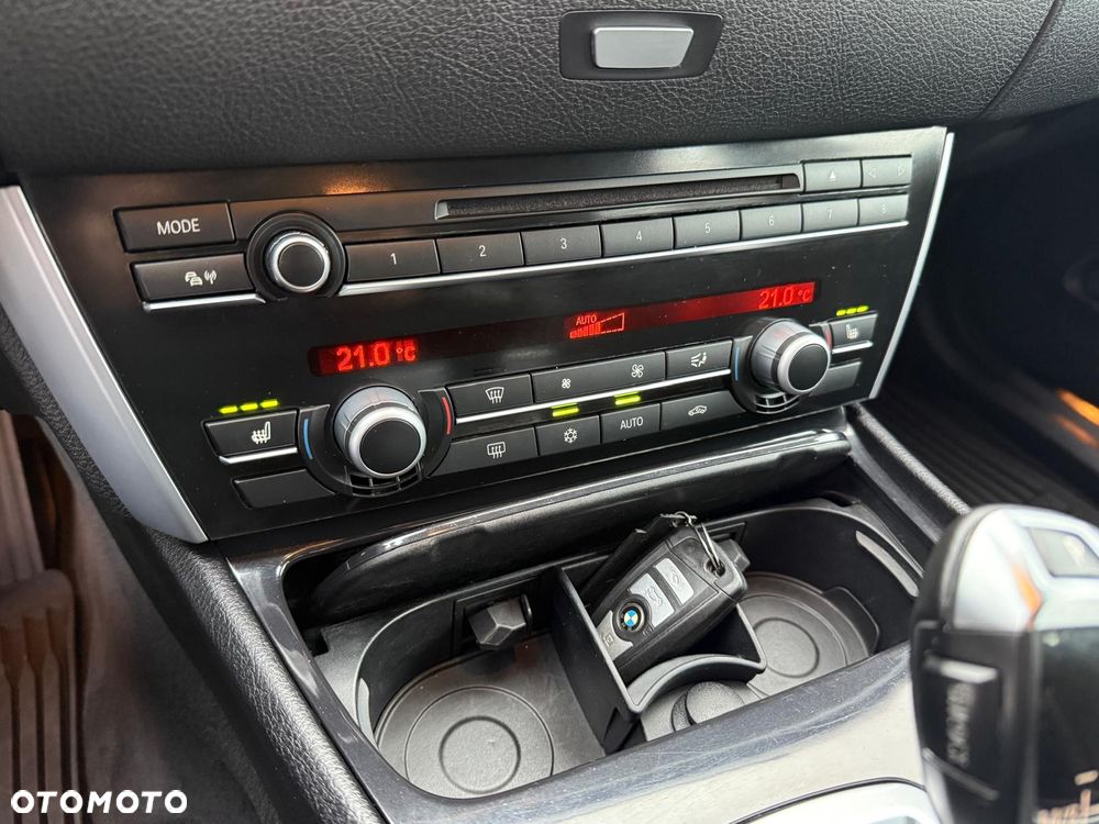 BMW Seria 5 535i xDrive - 12