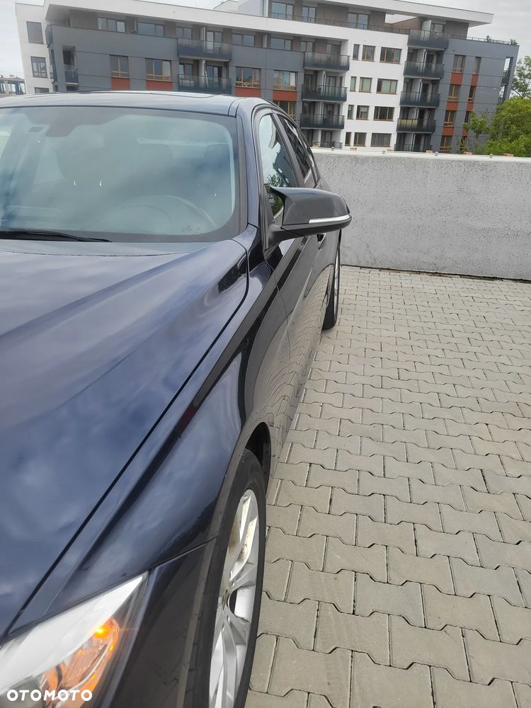 BMW Seria 3 320i - 12