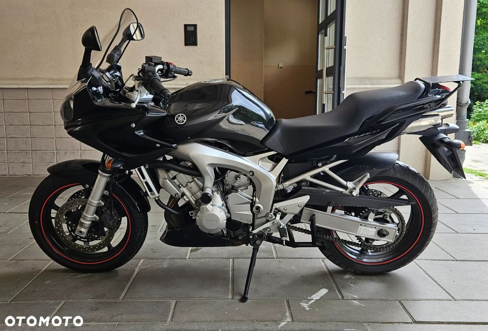 Yamaha FZ6 - 1