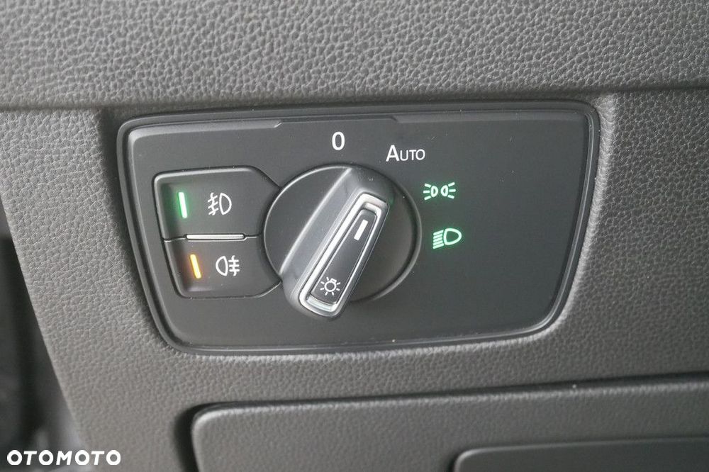 Volkswagen Passat Variant 2.0 TSI Elegance DSG - 32