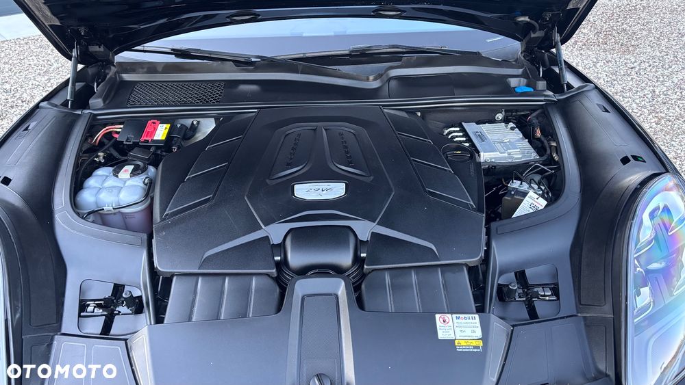 Porsche Cayenne S Platinum Edition - 38