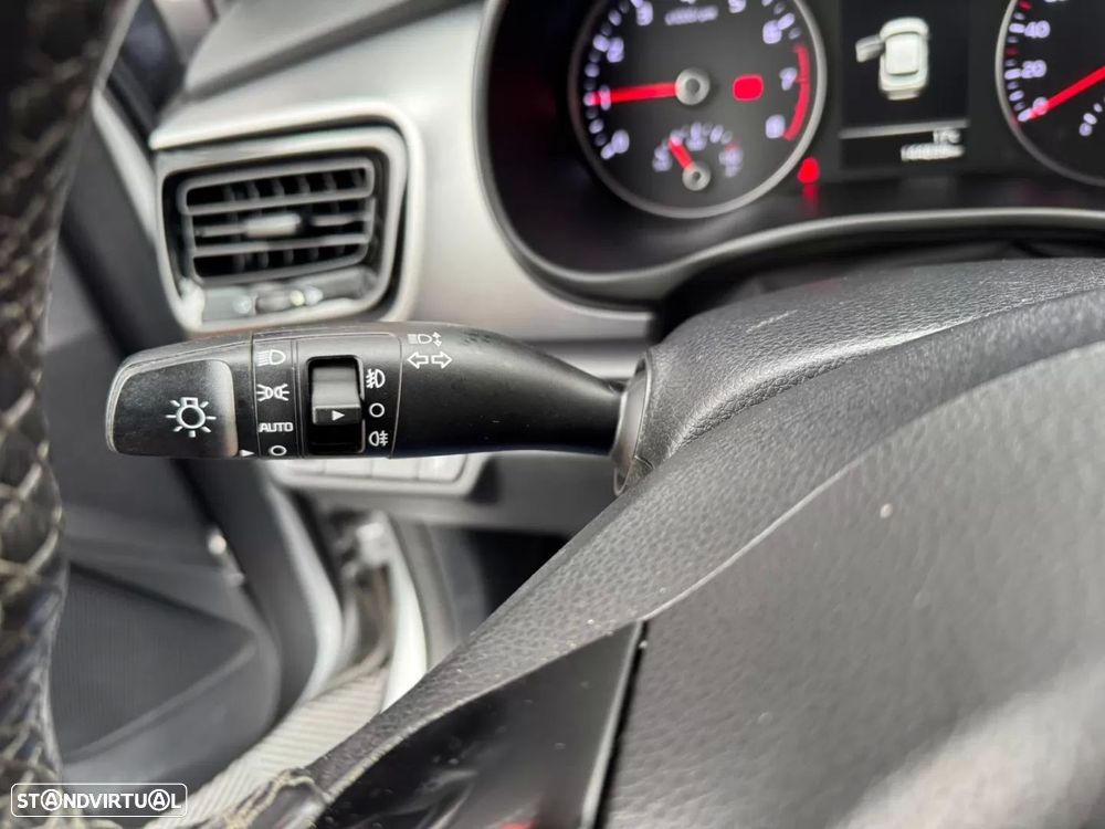 Kia Stonic 1.0 T-GDI Drive - 10