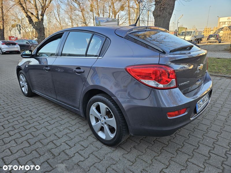 Chevrolet Cruze 1.8 LT - 4