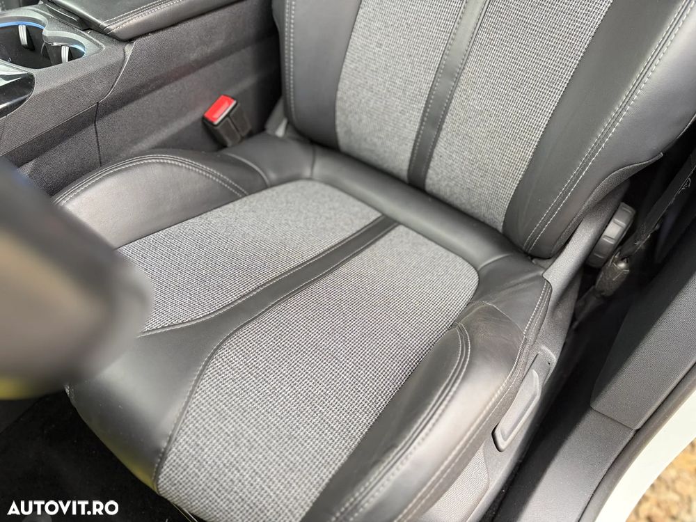 Peugeot 3008 PureTech 130 Stop & Start GPF Active Pack - 10