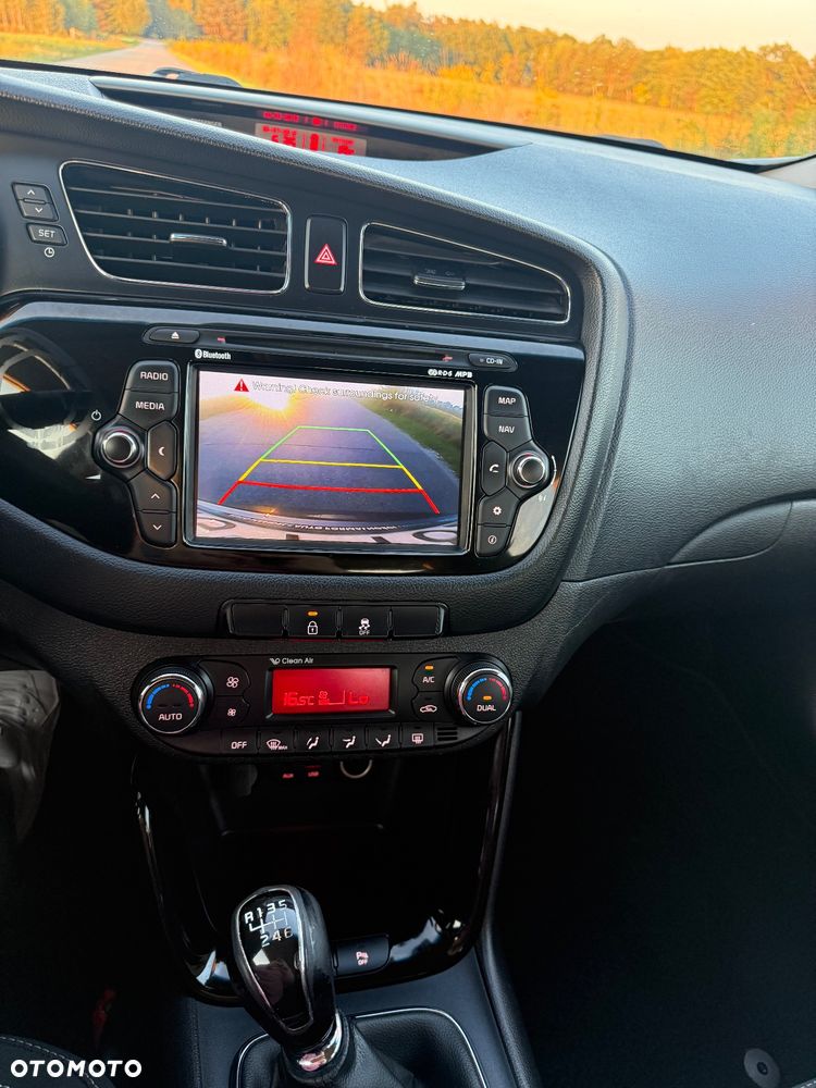 Kia Ceed 1.6 GDI Dream Team Edition - 12