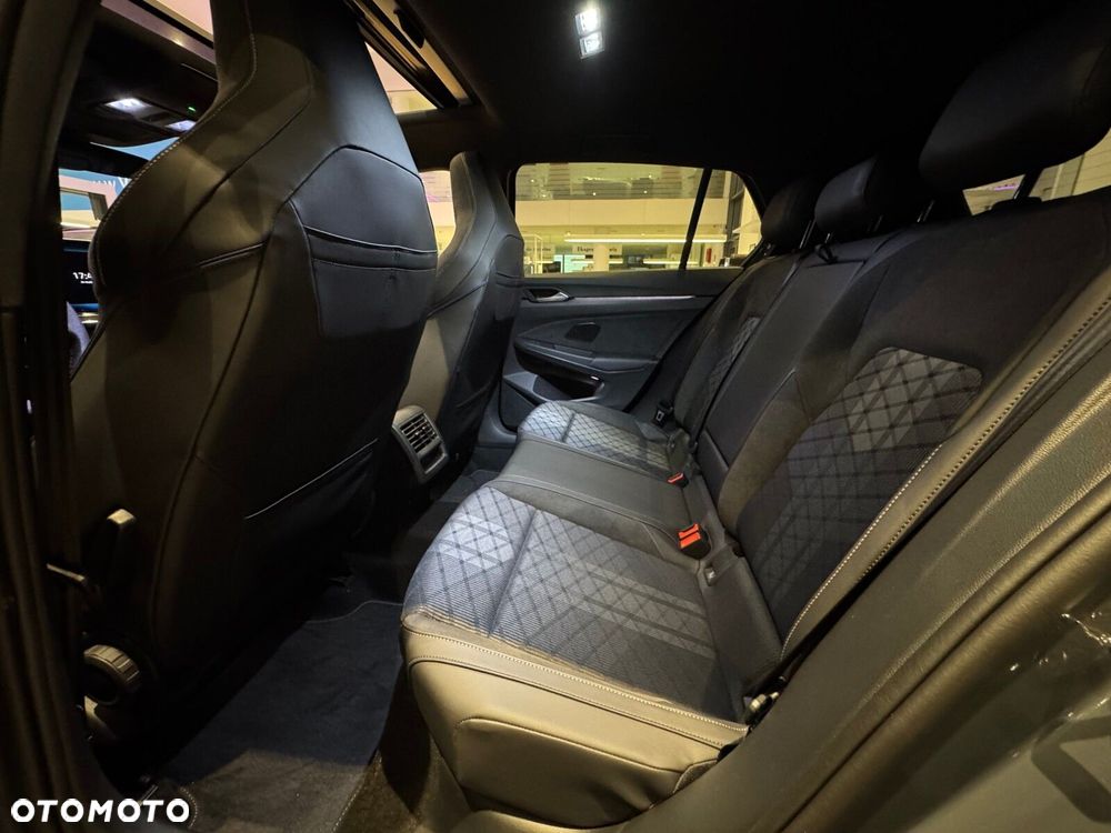 Volkswagen Golf - 17