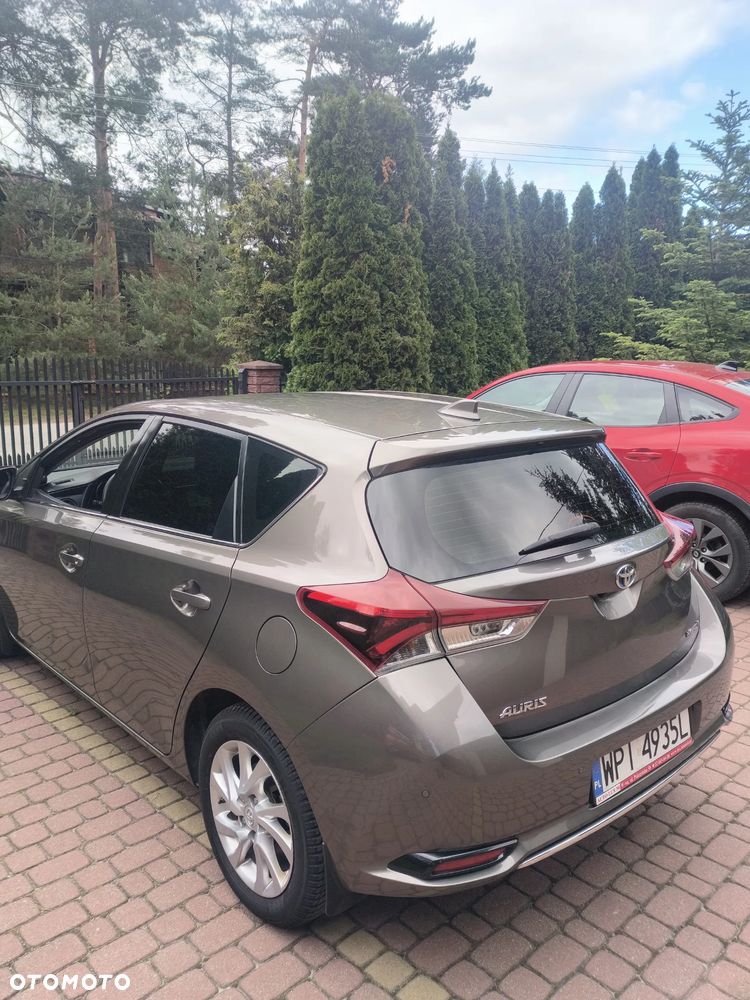 Toyota Auris Hybrid 135 Prestige - 4