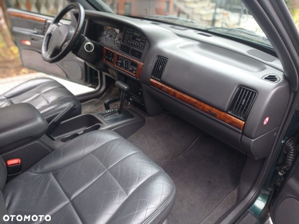 Jeep Grand Cherokee - 29