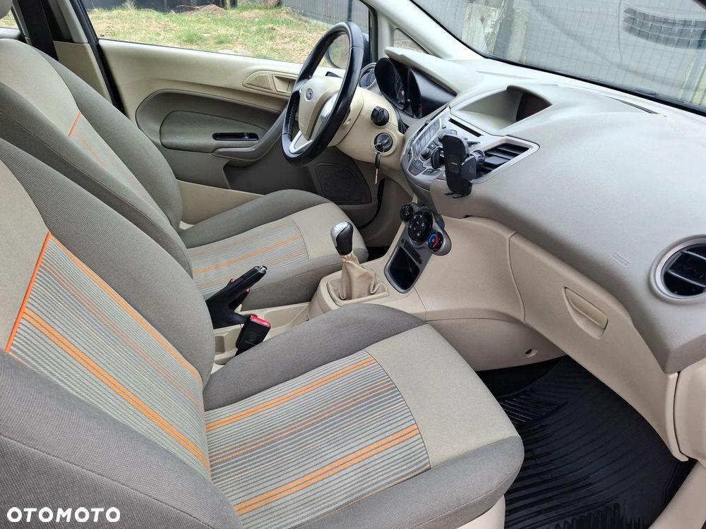 Ford Fiesta 1.25 SYNC Edition - 30