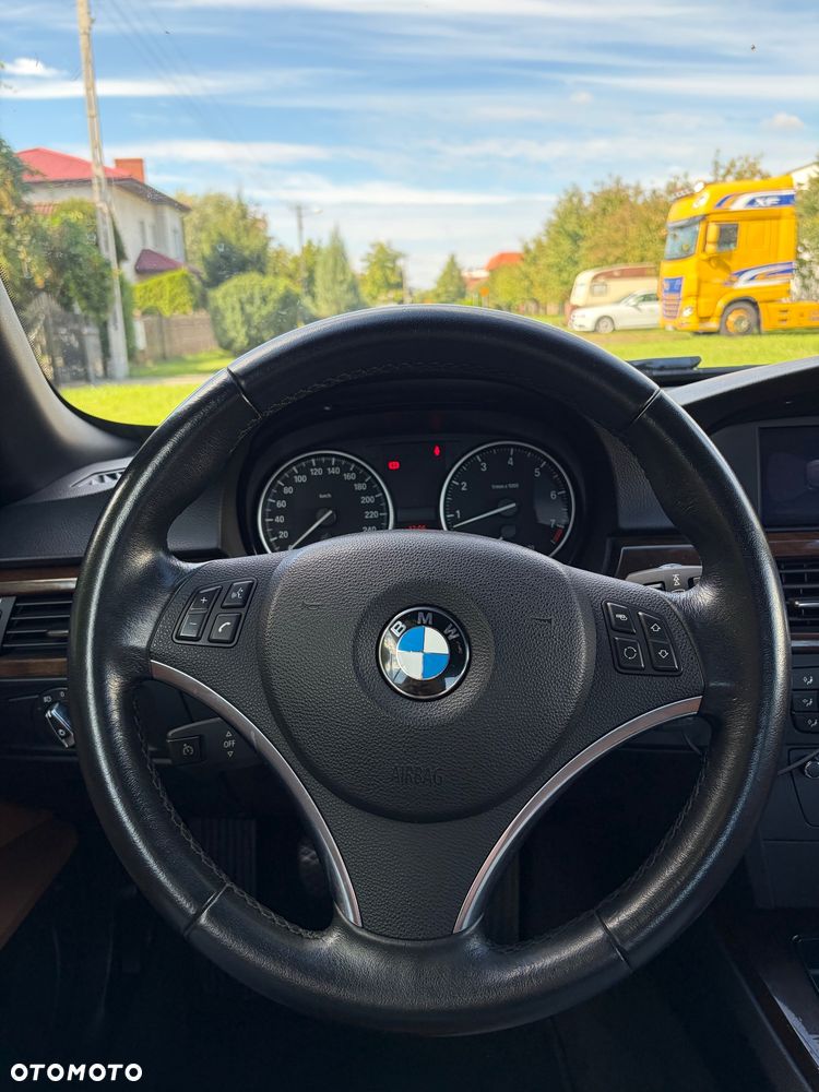BMW Seria 3 320i Edition Exclusive - 17