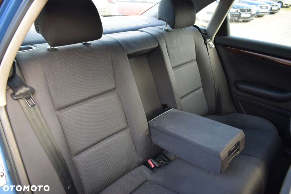 Audi A4 Limousine - 21
