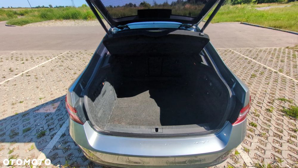Skoda Superb 2.0 TDI L&K DSG - 15