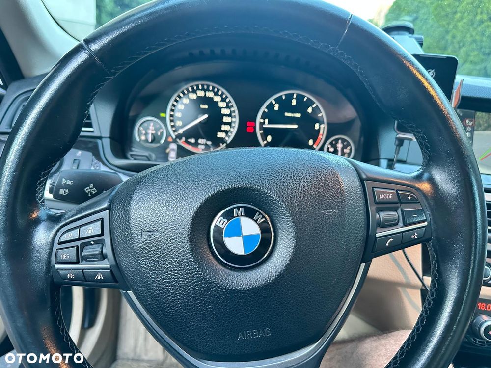BMW Seria 5 525d xDrive - 8
