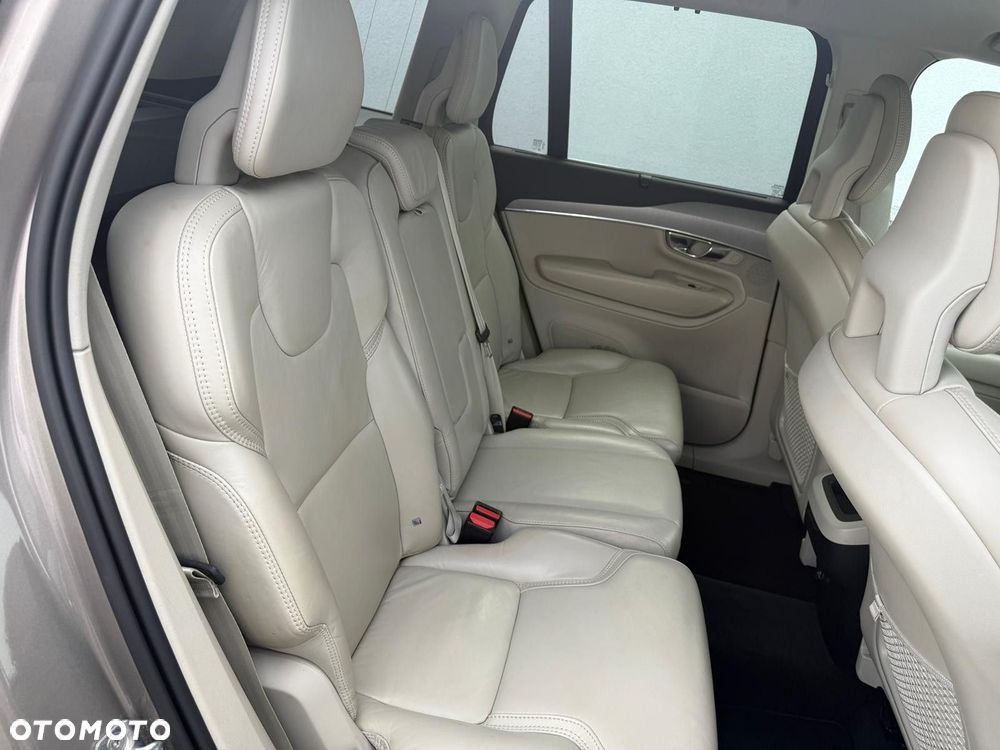 Volvo XC 90 - 35