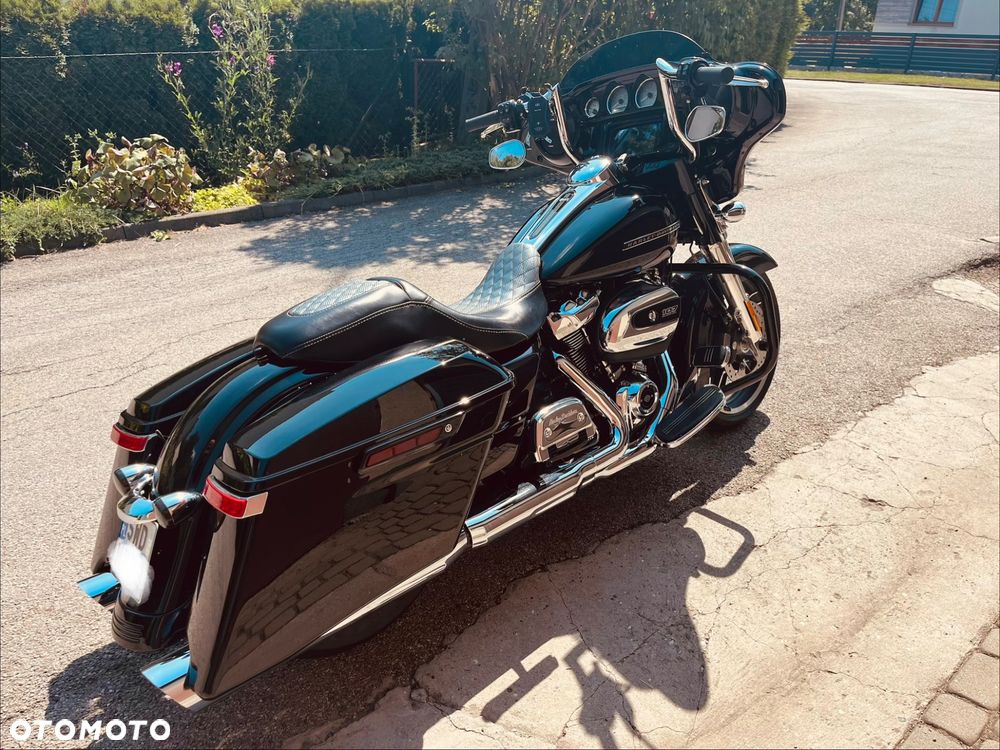 Harley-Davidson Touring Street Glide - 4