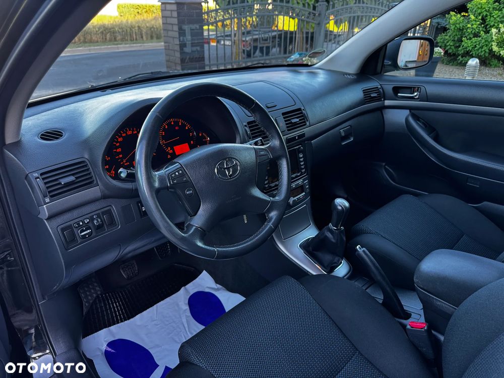 Toyota Avensis 1.8 VVT-i Executive - 14
