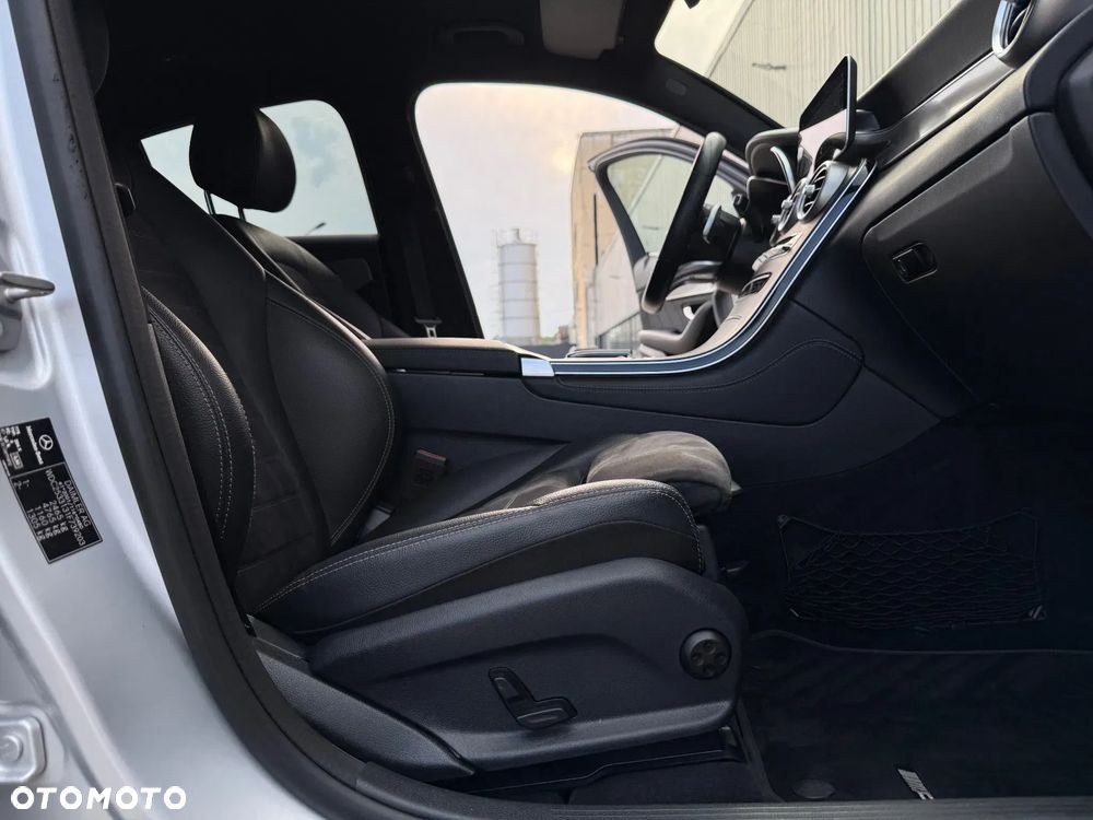 Mercedes-Benz GLC 200 d 4Matic 9G-TRONIC AMG Line Plus - 28