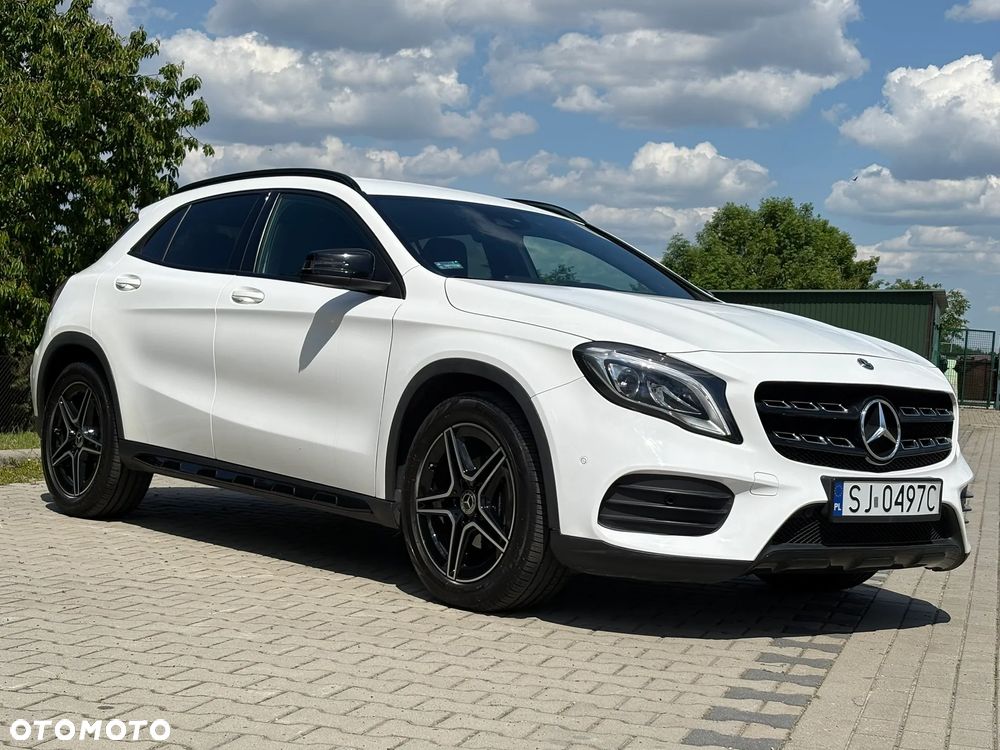 Mercedes-Benz GLA 180 7G-DCT AMG Line - 3