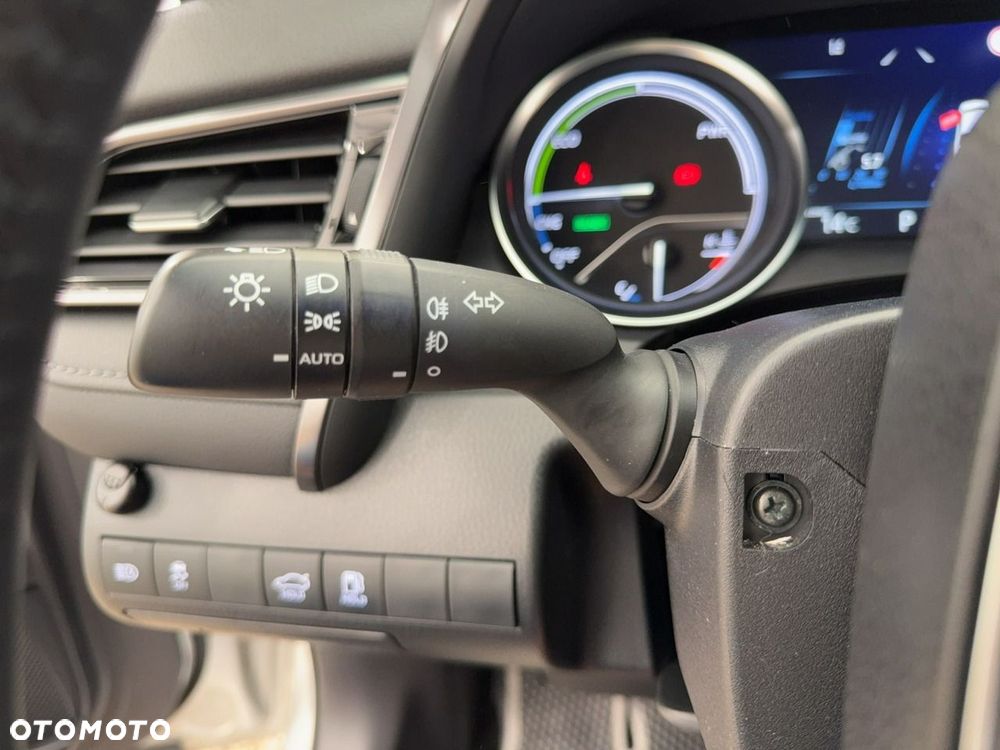 Toyota Camry - 25