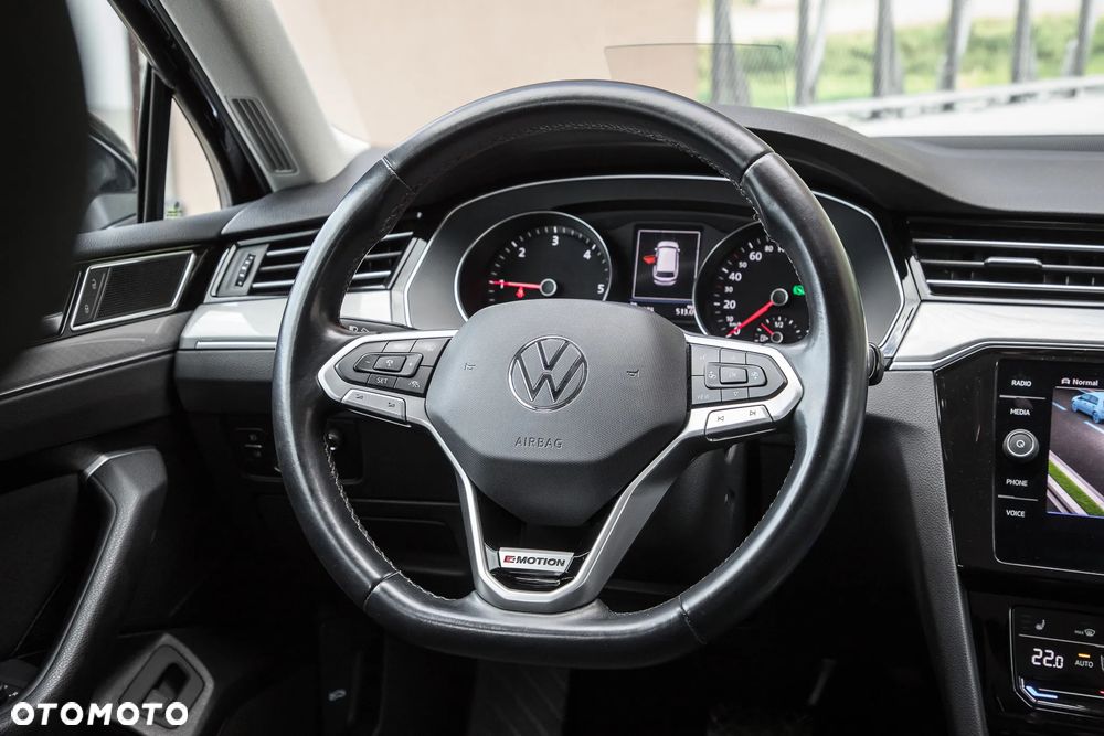 Volkswagen Passat - 33