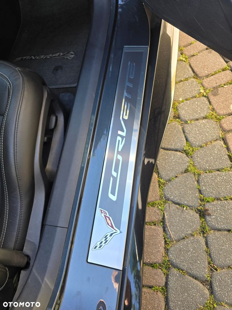 Chevrolet Corvette - 14