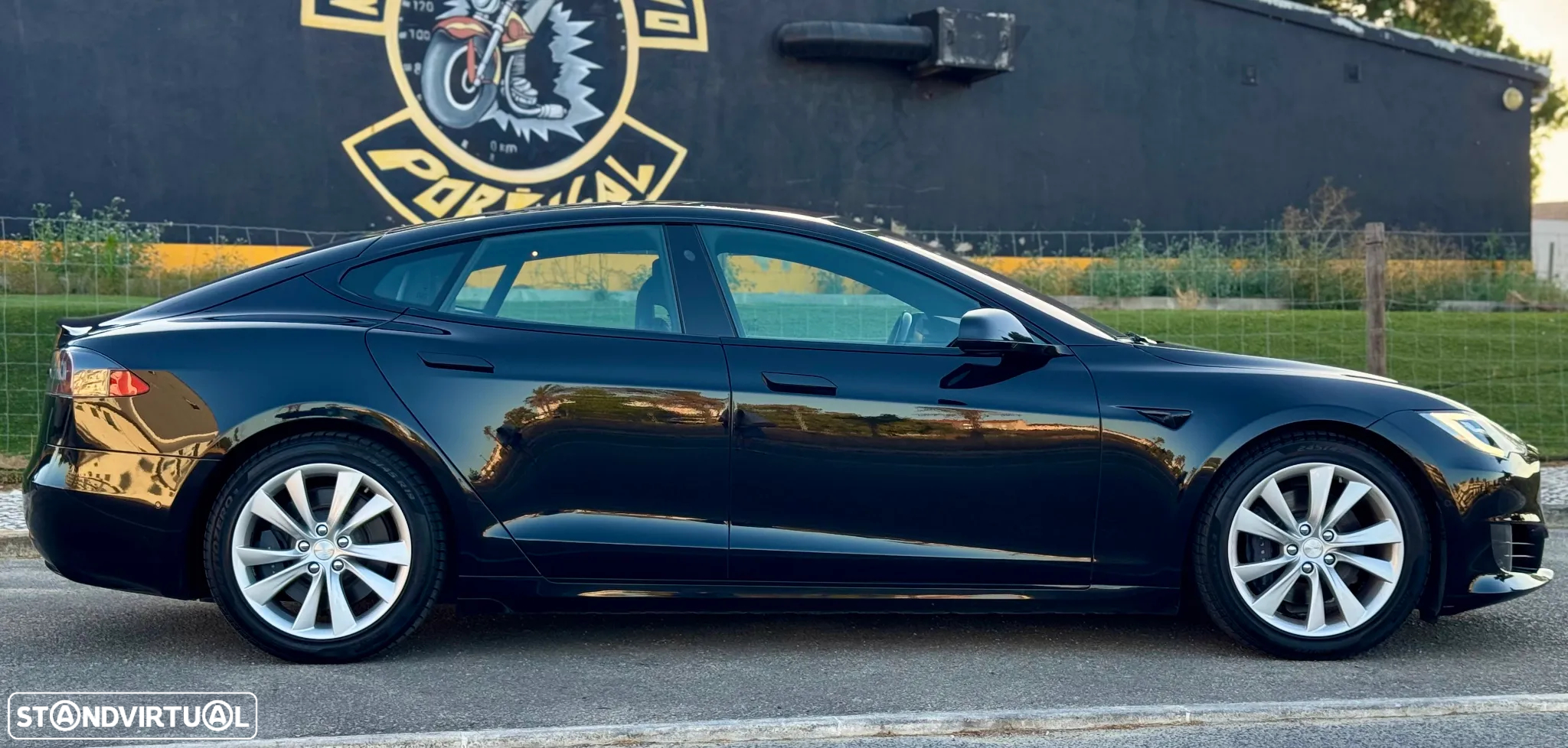 Tesla Model S - 9