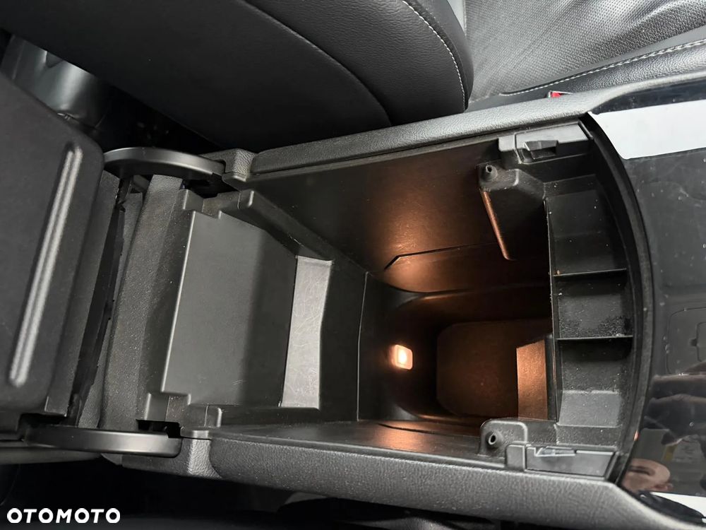 Ford S-Max 2.0 TDCi Titanium PowerShift - 34